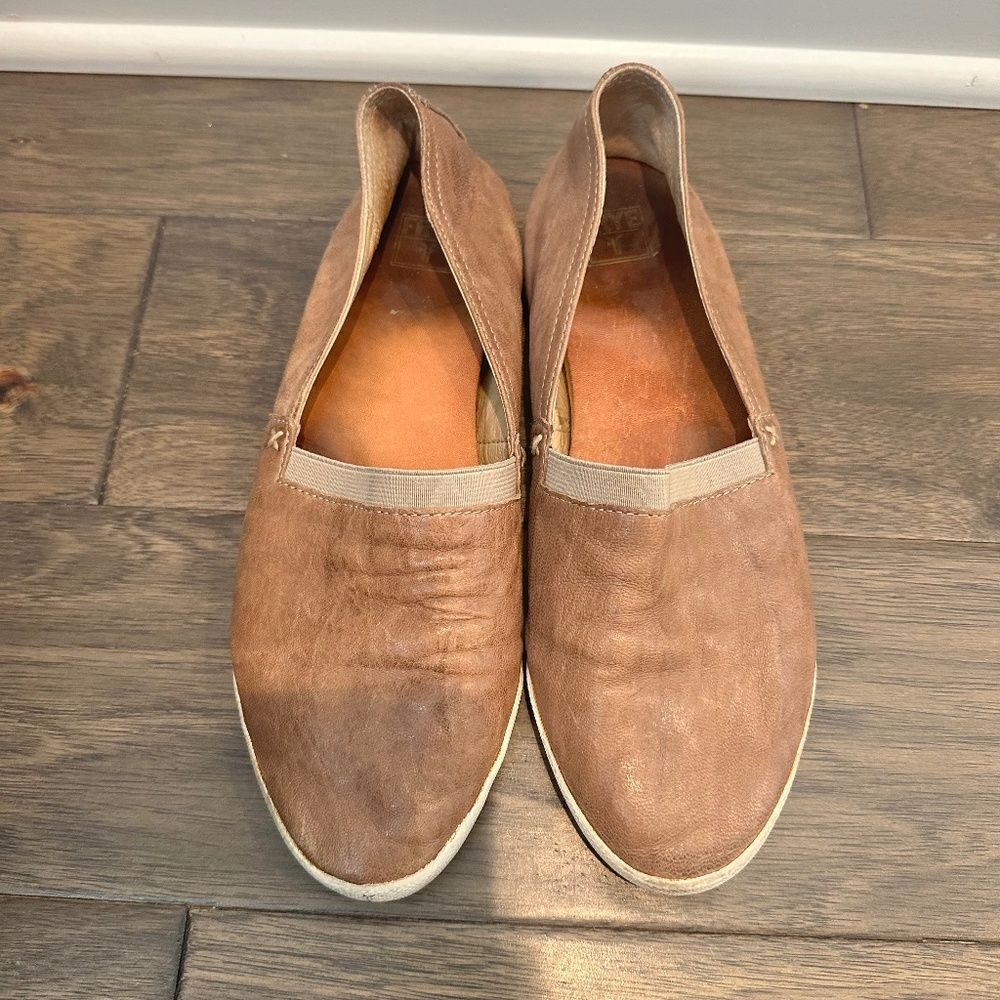 Frye Melanie Brown Leather Round Toe Slip On Flats Sneakers - Size 8.5